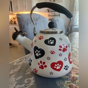 Temptations Paw-Fetti Whistling Teapot